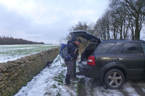 Planning the walk at Steve's 'Bonnet' (should that be boot?) briefing